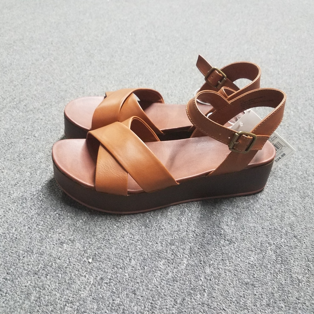 Universal Thread Womens Billi Platform Sandals, Cognac Sizes 6-1/2 NWT